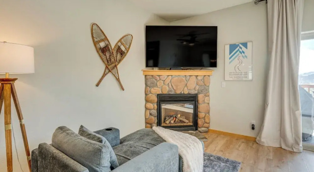 8 Mi to Keystone: Mtn-view Ski Retreat!, Rezerwuj Apartament Hotele w Vail Ski z parkingiem, Parking