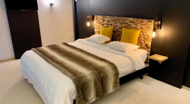 Номер Deluxe Logis Hôtel Restaurant Le Fruitier