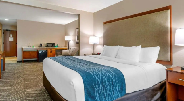 Люкс Comfort Inn & Suites Mountain Iron and Virginia