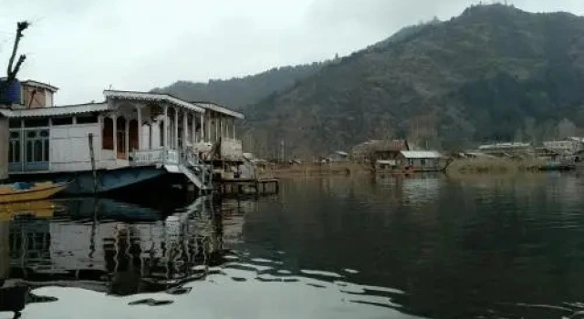 Houseboat Shamus Maqbool, Забронировать Отель Сринагар Jammu & Kashmir Ski