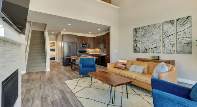 Fraser Vacation Rental - Shuttle to Winter Park!, Забронировать Апартаменты/квартира Отели Винтер Парка с парковкой, рядом с Общественный центр для отдыха Grand Park, Парковка