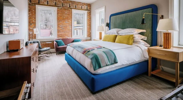 Номер Deluxe Eleven Revelstoke Lodge