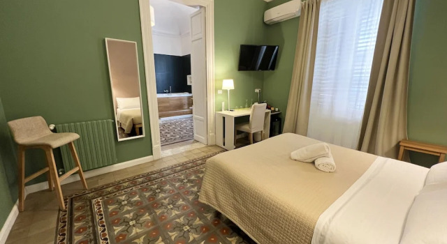 Deluxe Suite Bed in Spa