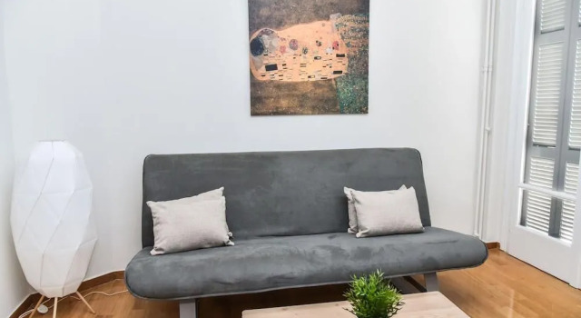 Warm and Cozy Apartment in Athens, Забронировать Апартаменты/квартира Отели Афины с парковкой, рядом с Театр Каролос Коун "Театрон технис", Парковка