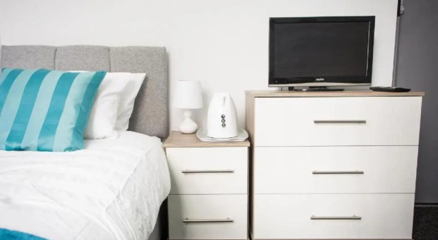Wray & Whyte House - Larger Groups - Nr City Centre, Pets allowed - Ideal 4 Families, Contractors, Business & Corporate Guests, Book Feriehus Hoteller i Birmingham med parkering, nær Shakespeare Express, Parkering