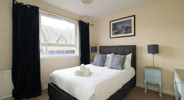 Royal Mile 2BR Apartment Private Balcony, Забронировать Апартаменты/квартира Эдинбург Midlothian, рядом с Железнодорожный вокзал Эдинбург-Уэверли
