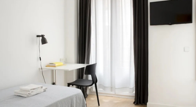 Одноместный номер Standard с балконом Hostal La Zona