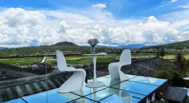 Leyin · Tengchong Original Hot Spring Scenic Homestay (Heshun Ancient Town)