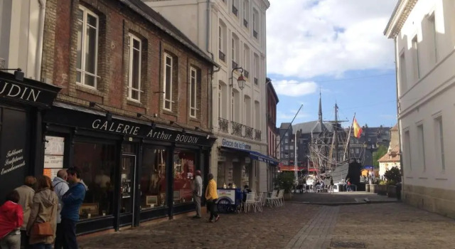 Коттедж La Maison de Pierre et Valérie Ste Catherine Honfleur