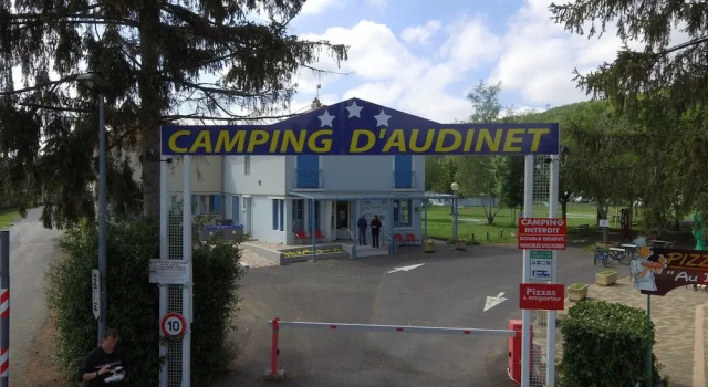 Camping d'Audinet - Résidence Toilée, Забронировать Кемпинг Брив-Шарансак Овернь-Рона-Альпы