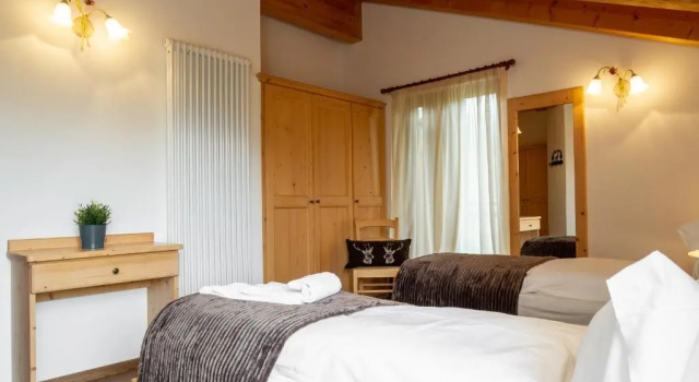 Трёхместный номер Standard с балконом и с красивым видом из окна Hotel Chalet Giasenei