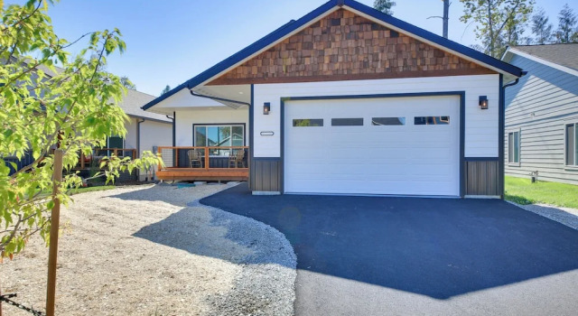 3 Mi to Lake Pend Oreille: Home w/ Deck & Yard, 预订 酒店 庞德瑞 Schweitzer Mountain