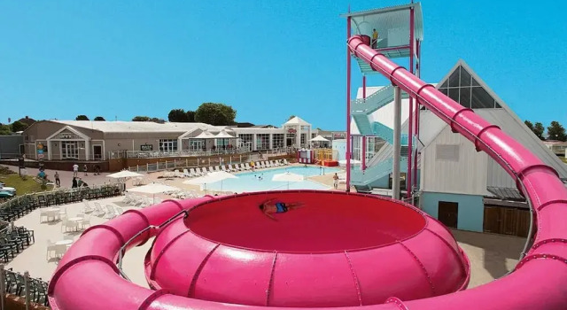 Beautiful 3-bed Caravan on Holiday Park