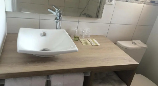 Номер Comfort LOGIS Hotel Restaurant Auberge Du Cheval Blanc