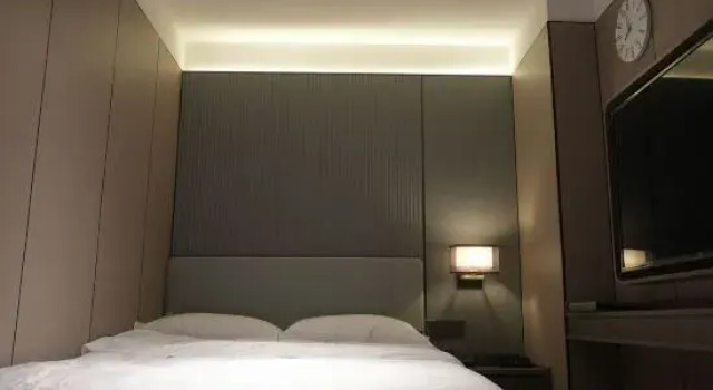 Dehui Qiantang Elegant Restaurant Business Hotel, Rezervovat Hotel Čchang-čchun 