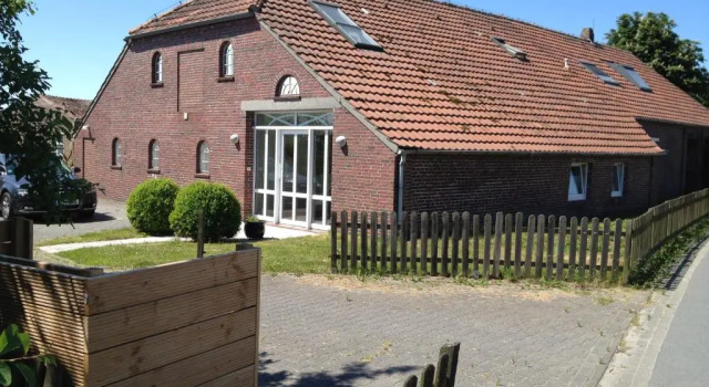 Ferienwohnungen Am Mühlenhügel, Book Apartment Stedesdorf Lower-Saxony