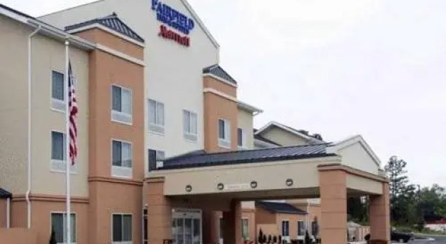 Кровать в общем номере Fairfield Inn & Suites South Boston