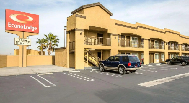 Четырёхместный номер Standard Econo Lodge Hesperia - Victorville I-15