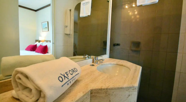 Трёхместный номер Standard Oxford Hotel