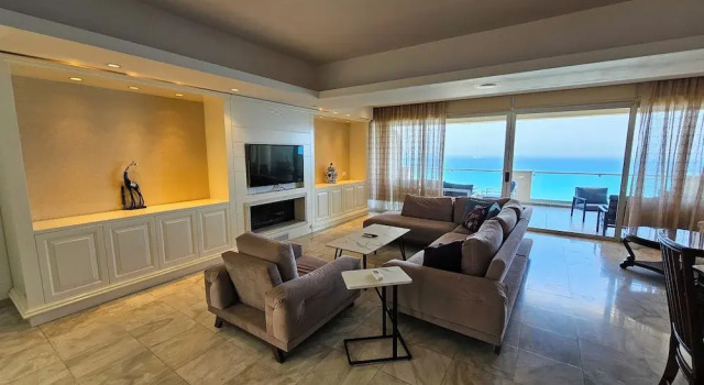 Beachfront Seaview Lux Penthouse(No Front Desk Contact The 5 Days In Advance), Book Apartment Larnaka Larnaca Region