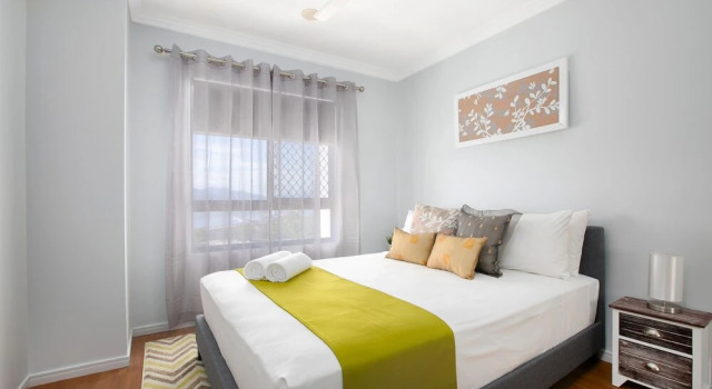 Belle Escapes - Chic City Apartment with Water Views