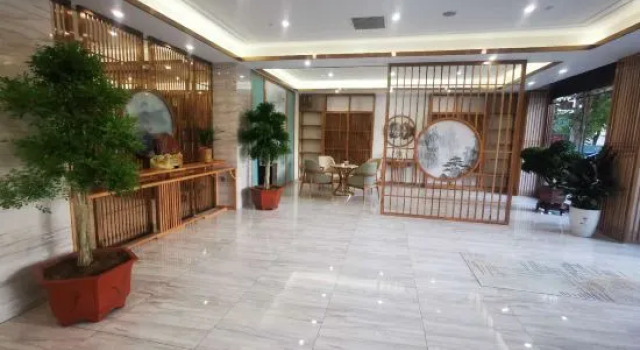 Xiongan Henseng Hotel (Xiong'an New District Baiyangdian High-speed Railway Station), Rezerwuj Hotel Hotele 3-gwiazdkowe w Rongcheng, 3*