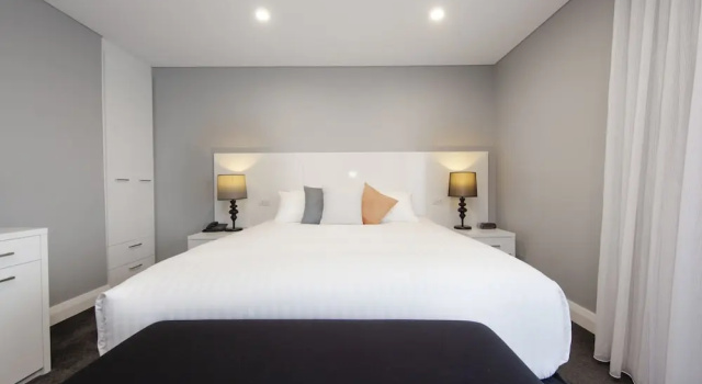 Номер Standard с балконом Canberra Rex Hotel