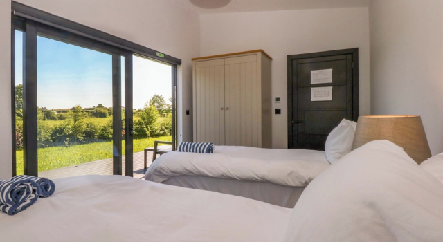 Y Cwt, Book Feriehus Llanallgo Anglesey