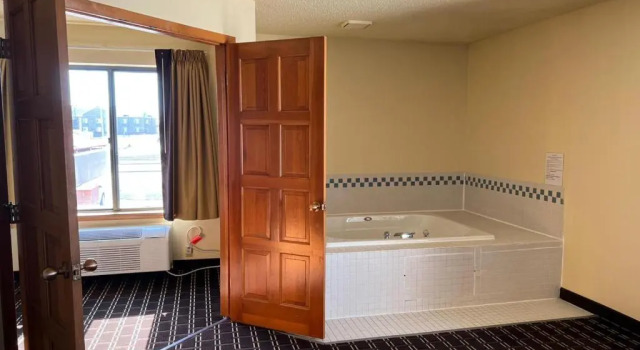 Двухместный люкс c 1 комнатой Super 8 by Wyndham Watertown WI