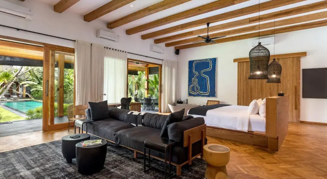 Villa Wolfe by Villa Finder