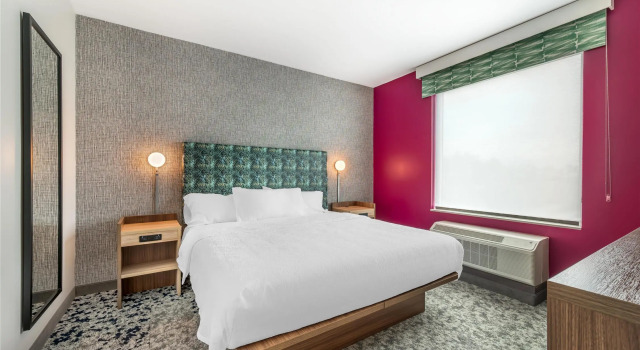 Двухместный люкс c 1 комнатой Home2 Suites By Hilton Harrisonburg University