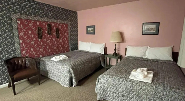 Четырёхместный номер Standard Victorian Inn Superior By Capital O NE