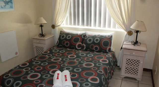 8 Wee Hoose Self catering, Забронировать Отель Лангебан провинция Западный Кейп, рядом с Гольф-клуб Langebaan