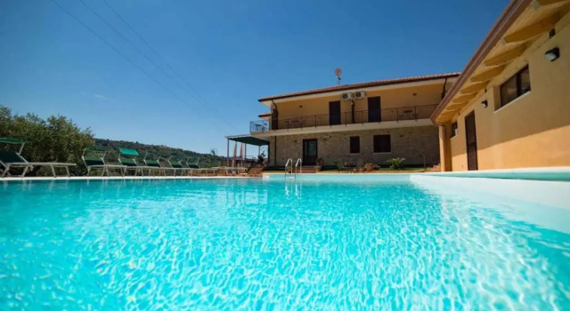 Коттедж Villa Sansivieri