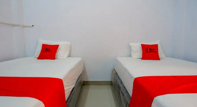 RedDoorz near Betoambari Airport Bau Bau, Prenota Hotel Baubau 