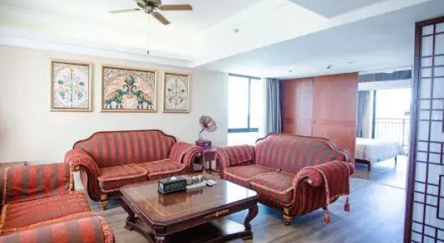 Люкс с балконом Wenchang Tiancheng BBH Hotel