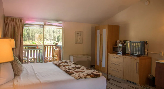 Alpine Trail Ridge Inn