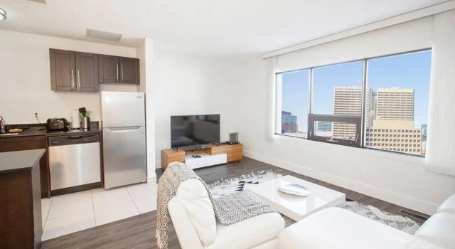 Апартаменты One Bedroom Unit With in Suite Laundry and Parking