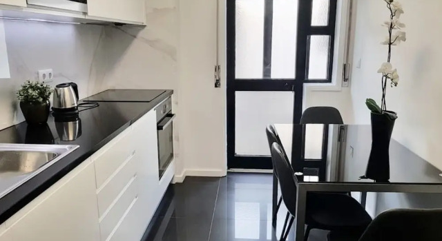 Апартаменты Music House 3 bedroom Apt w garage
