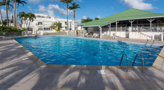 Апартаменты Superbe studio en duplex, vue sur mer et piscine