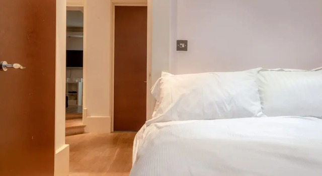Stylish 3 Bedroom Home in Hampstead