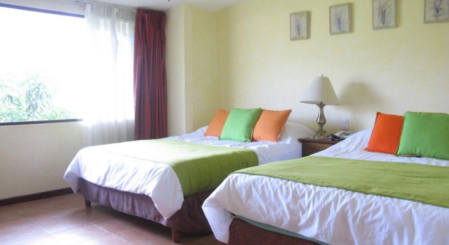 Las Cumbres Inn, Rezerwuj Bed and Breakfast Hotele w San Jose z basenem, Basen