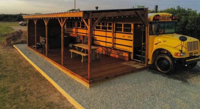American School Bus - 1 Bedroom  - Blossom Farm - Tiers Cross