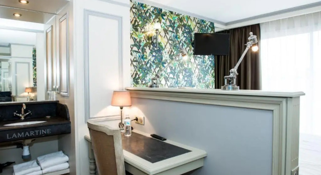 Двухместный номер Standard с балконом Hôtel Villa-Lamartine