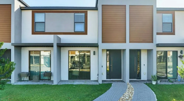 4 Mi to Disney! Pet-friendly Home w/ Pool Access, Забронировать Апартаменты/квартира Апартаменты штата Флориды, Апартаменты/квартира