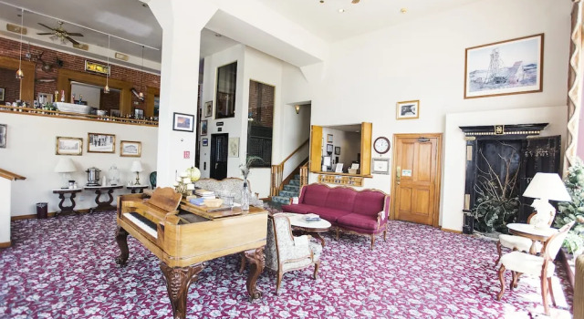 Victor Hotel, Book Hotel Hoteller i Victor med parkering, Parkering