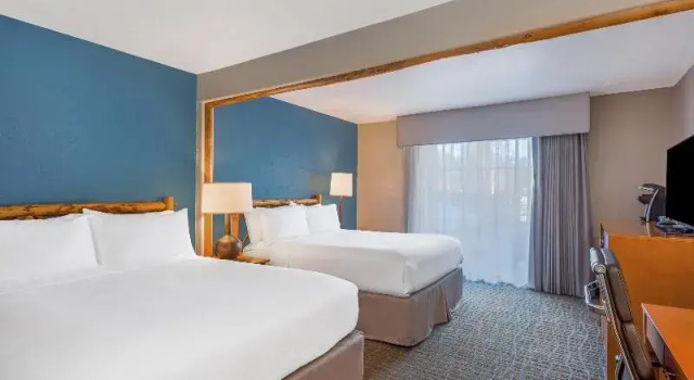 Четырёхместный номер Standard с балконом Holiday Inn Resort The Lodge at Big Bear Lake by IHG
