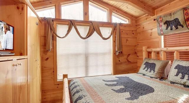 A Payton Place 1 Bedroom 1 Bathroom Cabin