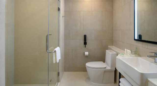 Двухместный номер Standard с балконом Holiday Inn & Suites Siracha Laemchabang by IHG