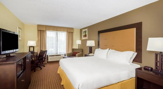Номер Standard Holiday Inn Express Hotel & Suites-North East by IHG